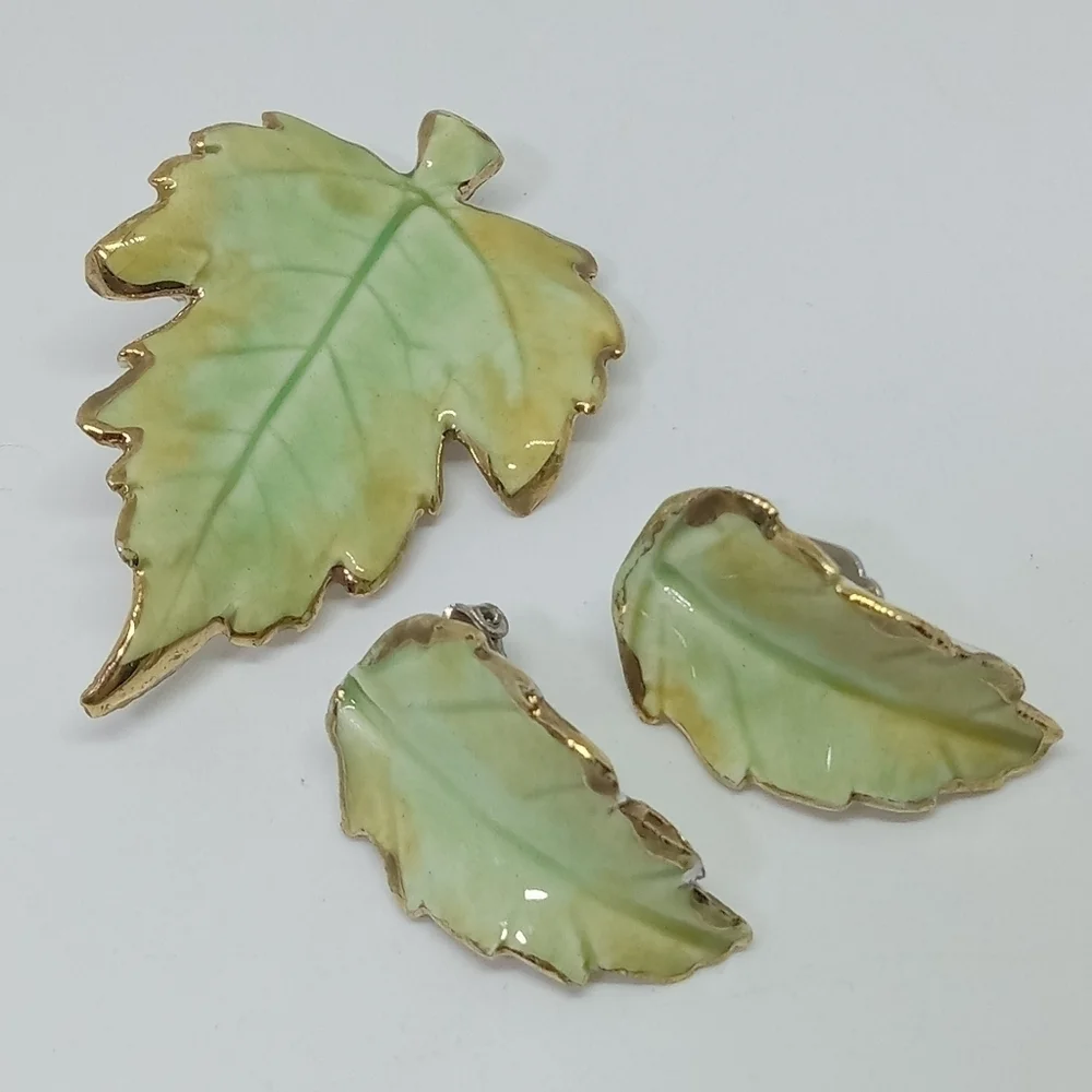 * vintage artisan made ceramic leaves brooch & clip on earrings set
